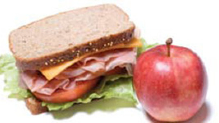 Sandwich lunch and apple
