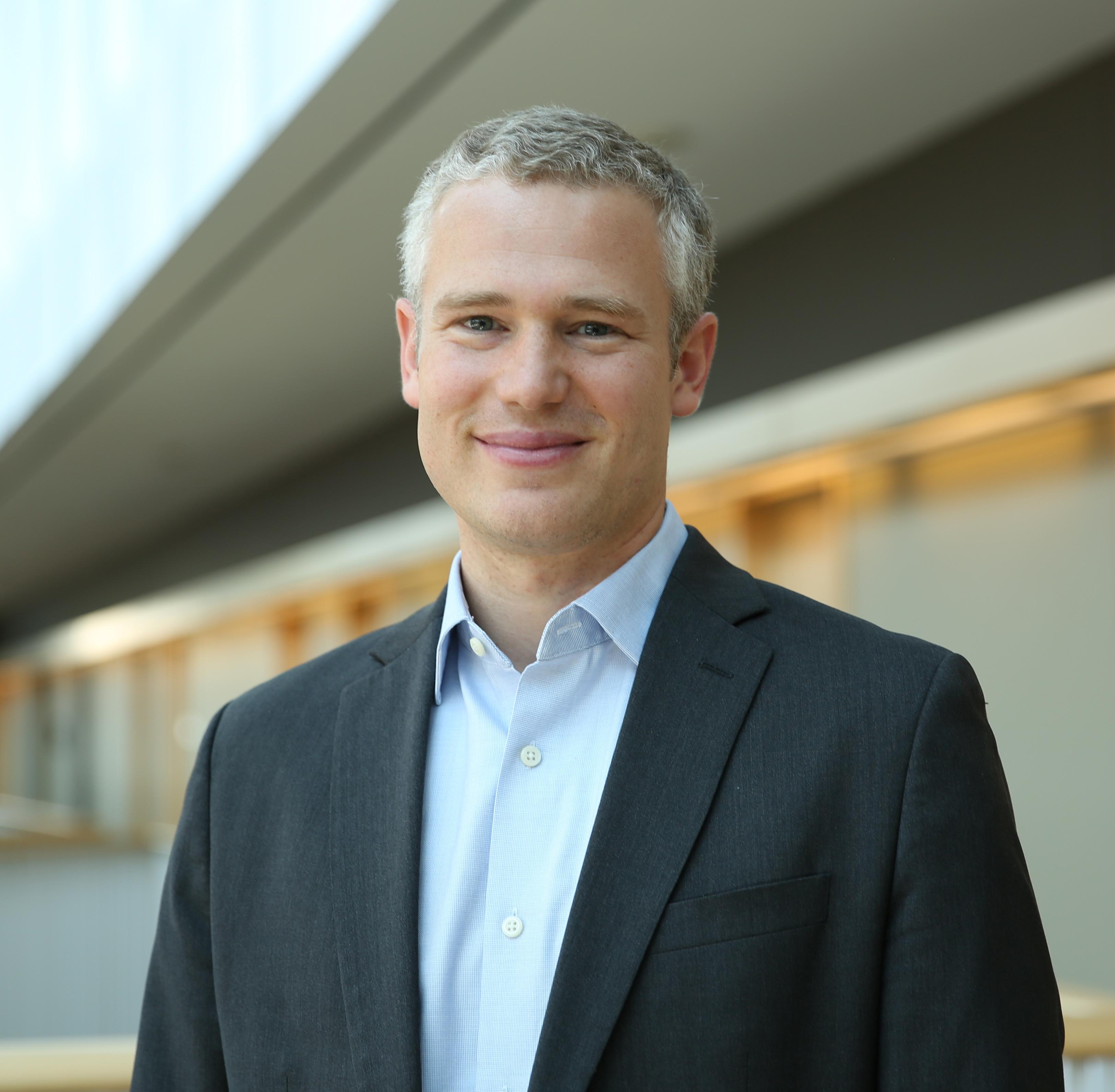 Headshot of Matthew Kraft