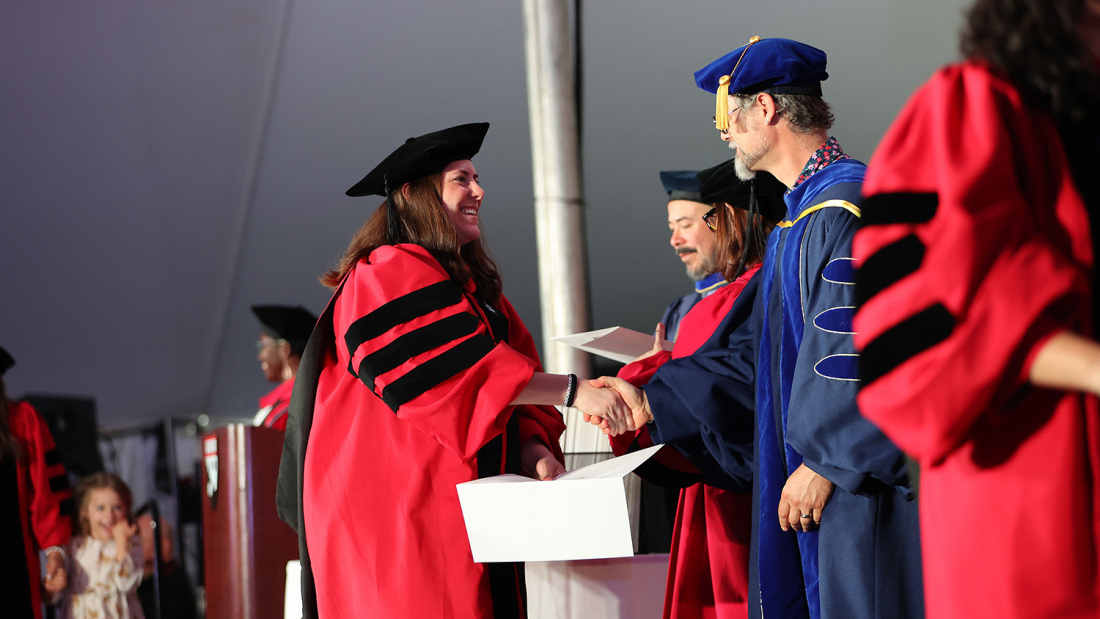 Graduate crossing stage