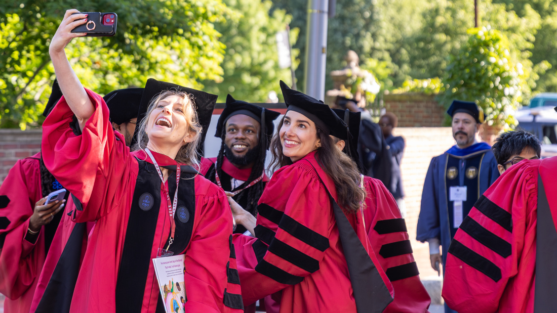 HGSE graduates take a selfie
