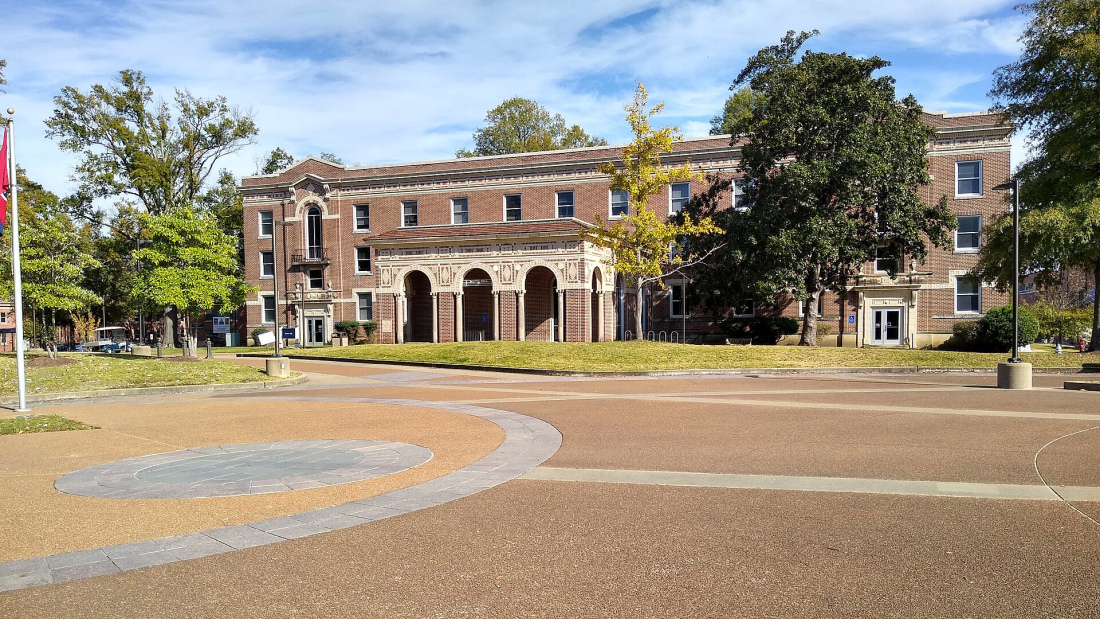 Photo of college campus