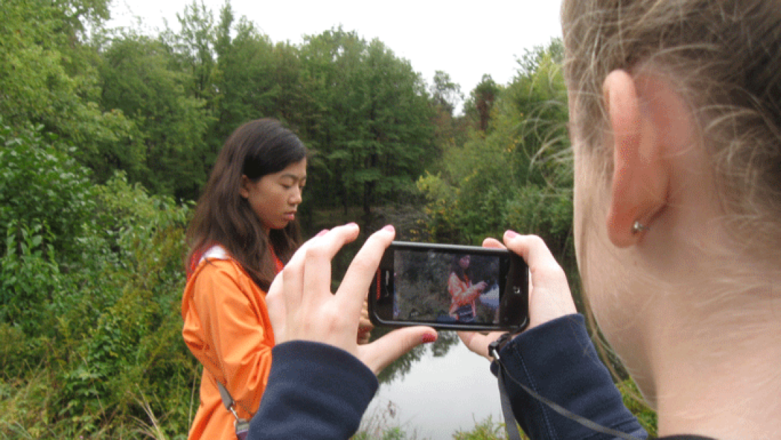 Two students participating in ecomuve