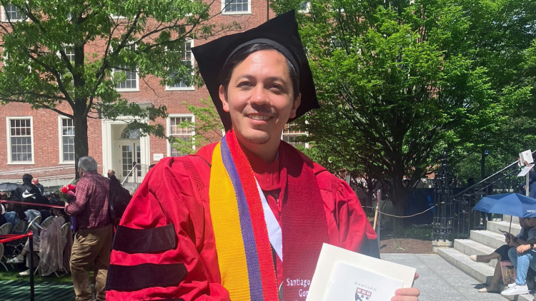 Santiago Pulido Gomez graduating