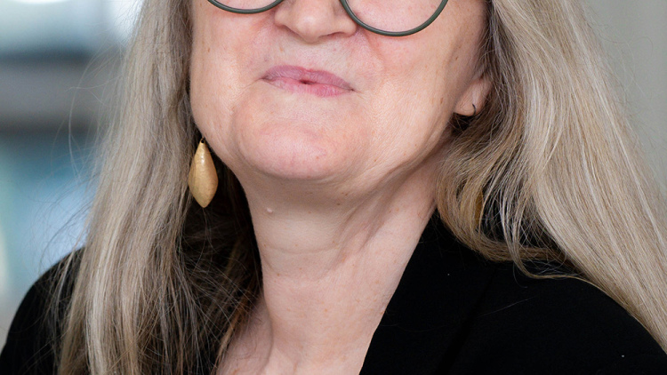 Portrait of Tina Grotzer