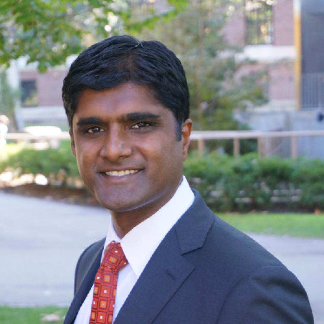Jonathan Paul's headshot