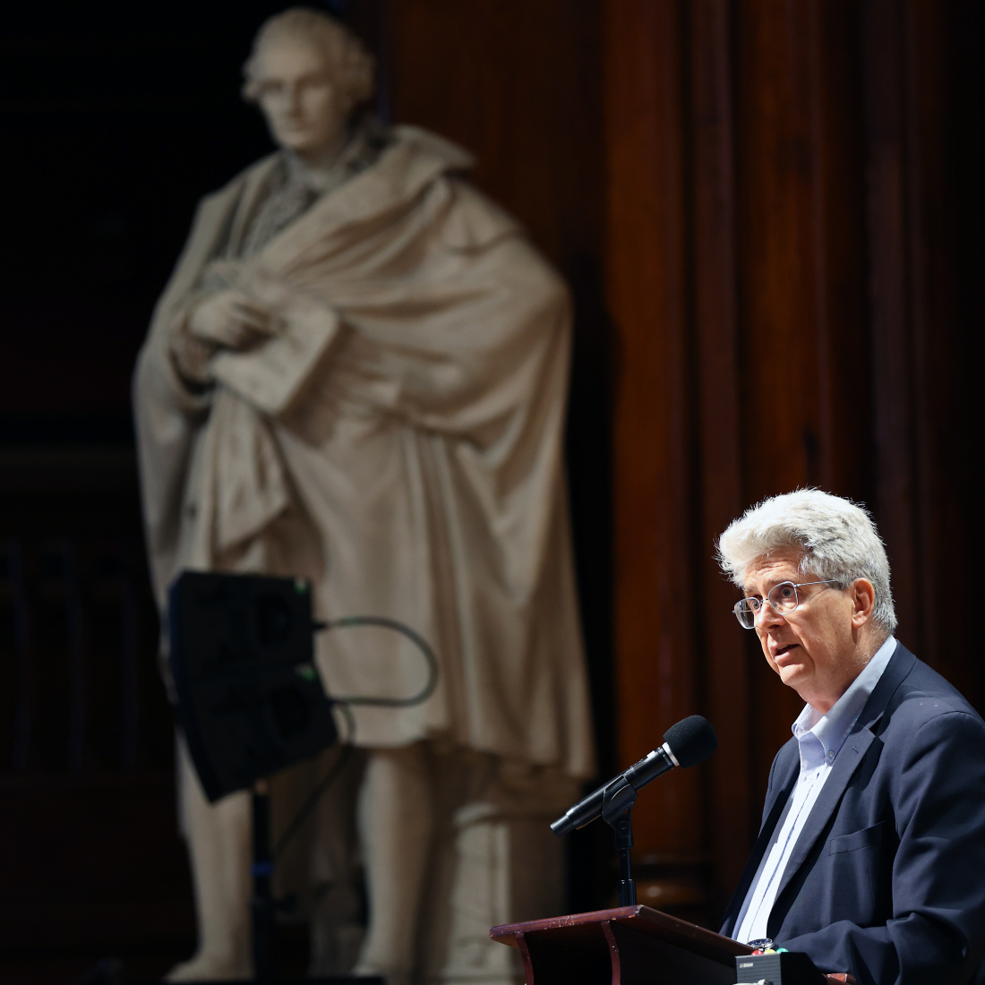 Fernando Reimers speaks at Welcome Day