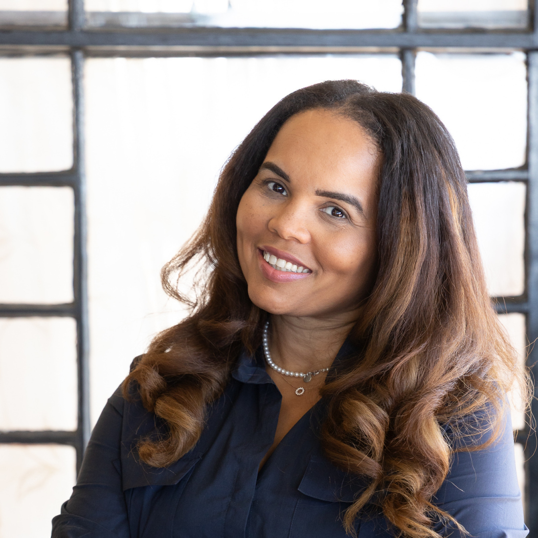 Christina Grant's headshot
