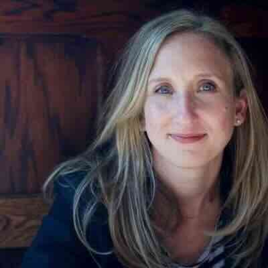 Rachael Lowell's headshot