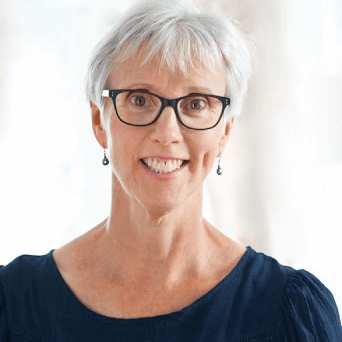 Rachel Curtis's headshot