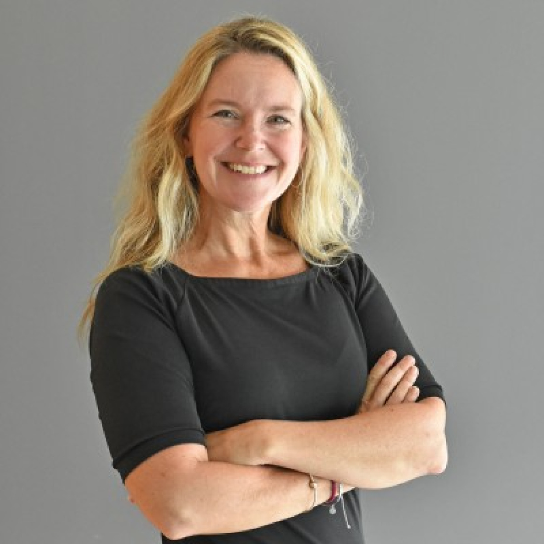 Sara Whitcomb's headshot